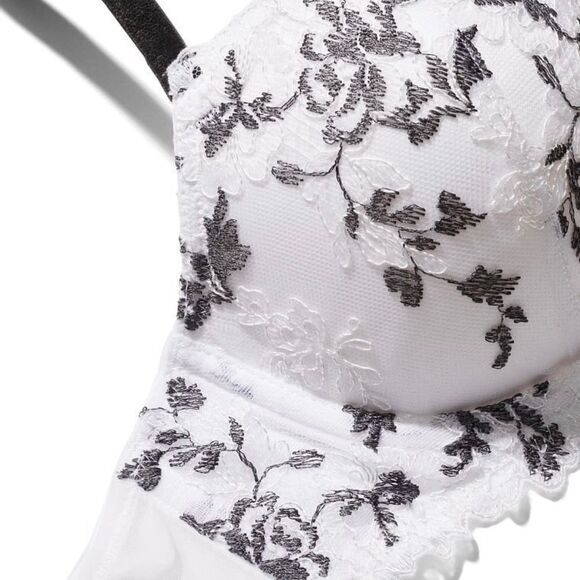 VICTORIA'S SECRET Demi Embroidery Bra Dream Angels - Picture 4 of 7